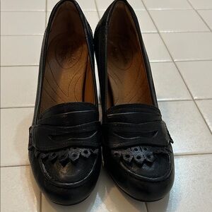 Clarks Indigo Black Leather Heels for Women